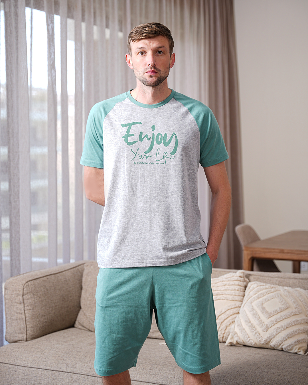 Plain men's pajamas, T-shirt printed on the chest, half sleeves, and shorts