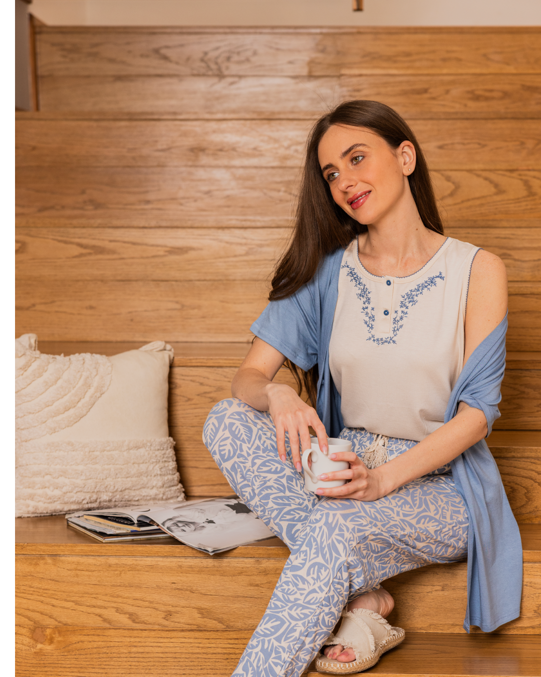 Women's pajamas with long floral trousers, a T-shirt and a 3-piece jacket with floral embroidery on the chest