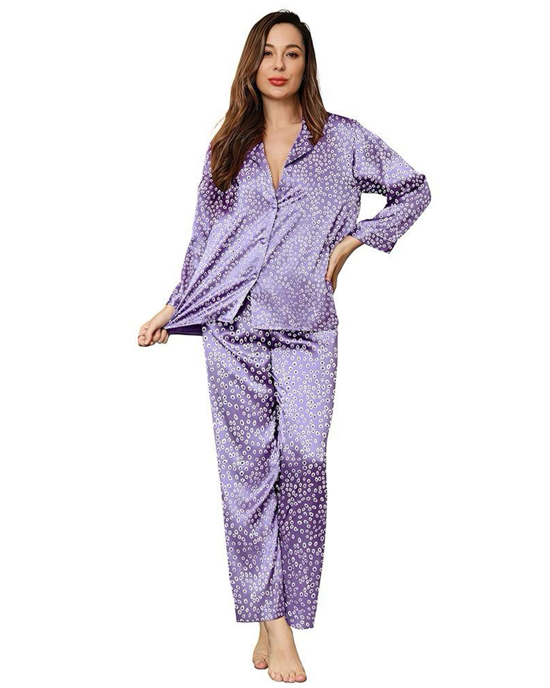 Women's pajamas with dotted satin buttons