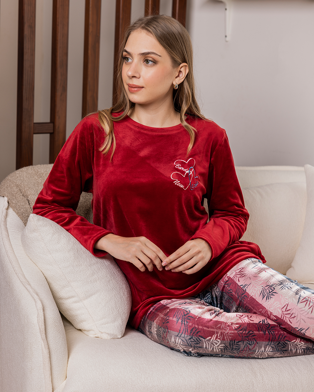 Women's velor pajamas, plain sweater with embroidered hearts