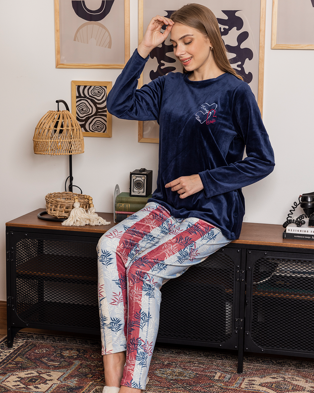 Women's velor pajamas, plain sweater with embroidered hearts