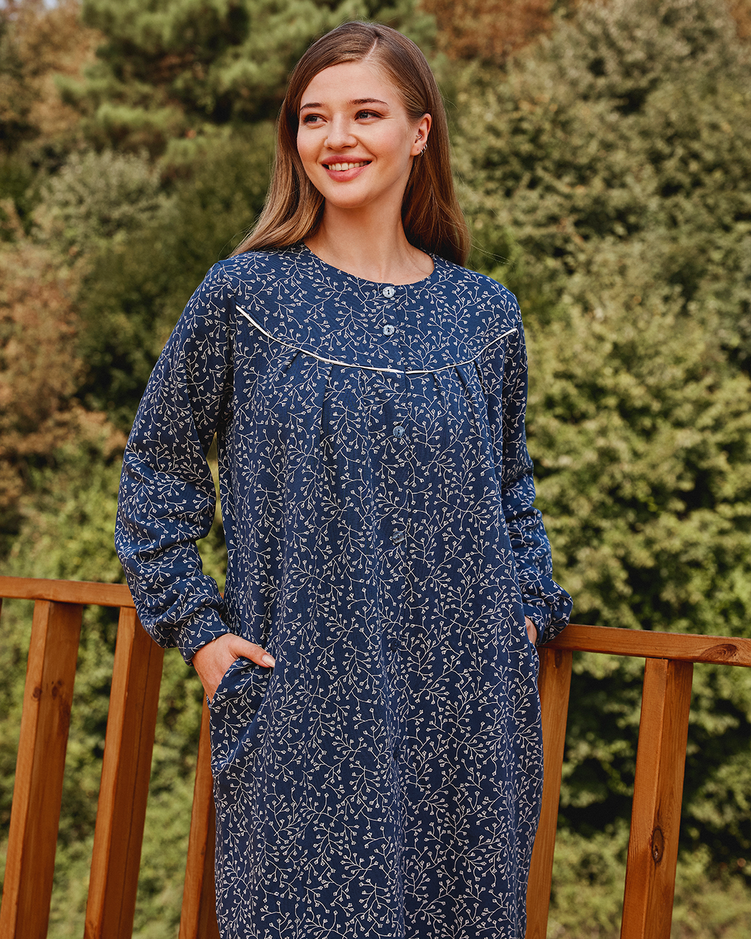 Ladies's  Printed Fleece Long-sleeve buttons nightgown