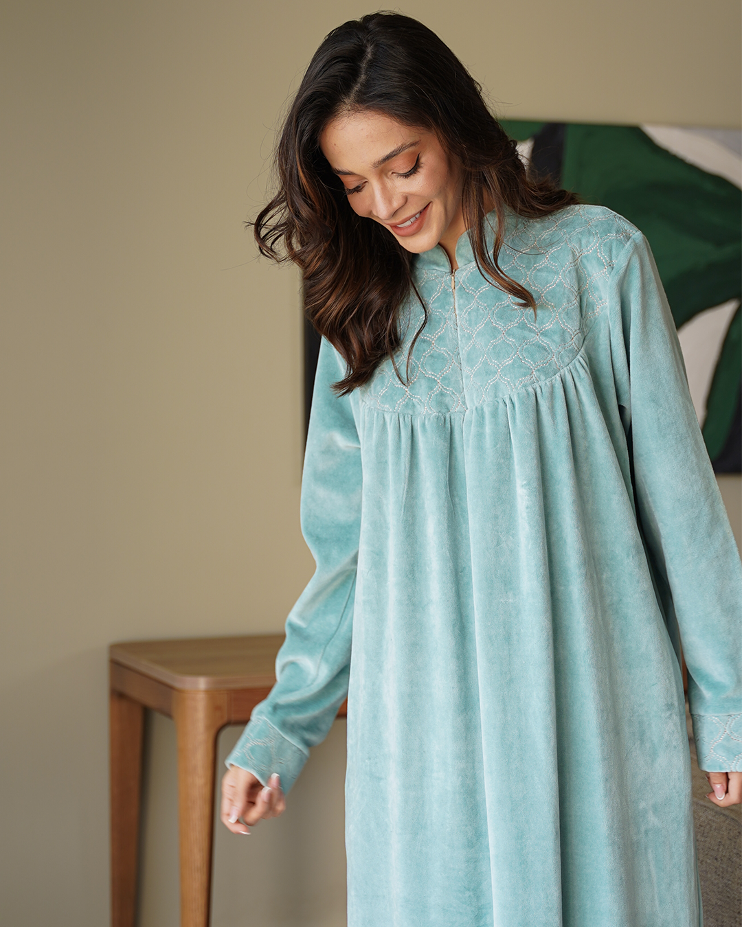 Women's nightgown, embroidery, velvet zipper