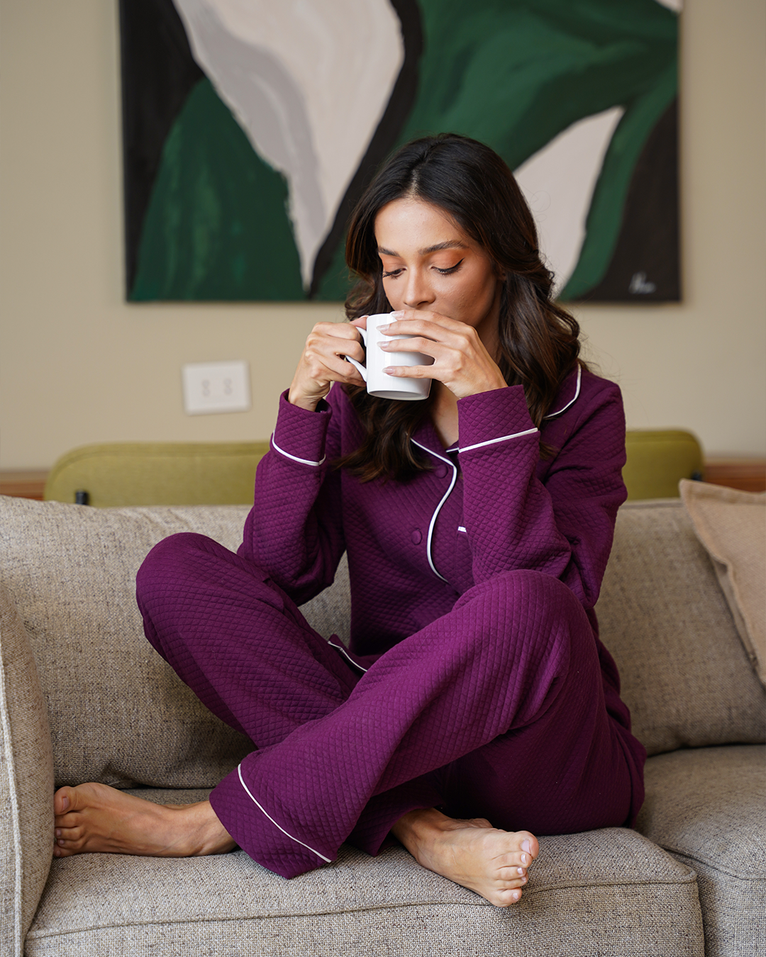 D Women's open pajamas with embroidery on the pocket as a caponet