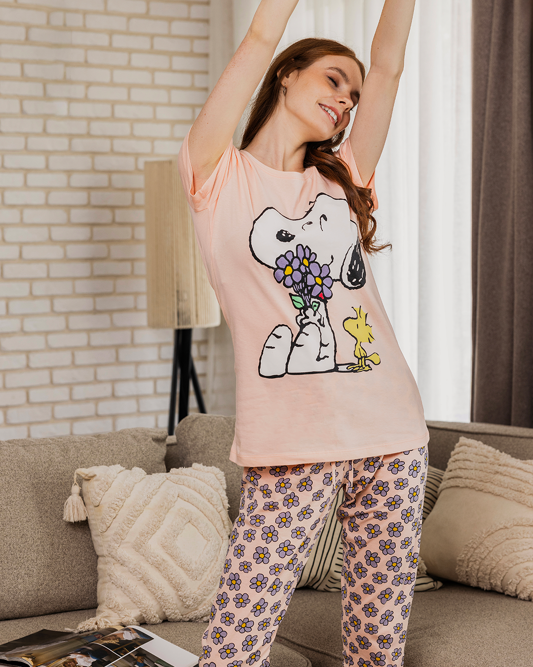 Snoopy Women's pajamas, half-sleeved T-shirt and Snoopy pantyhose