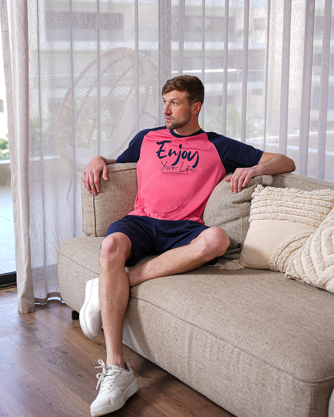 Plain men's pajamas, T-shirt printed on the chest, half sleeves, and shorts