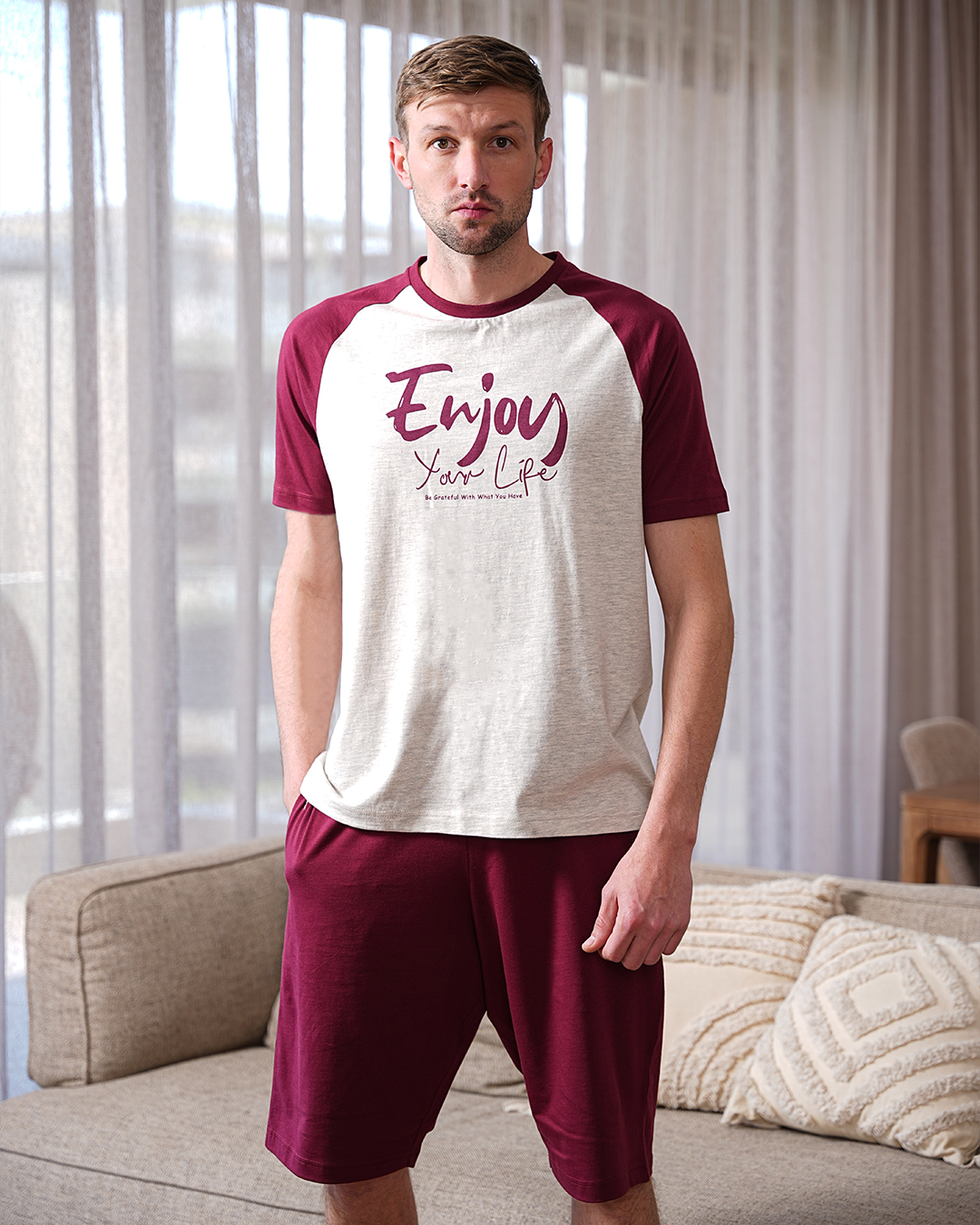 Plain men's pajamas, T-shirt printed on the chest, half sleeves, and shorts