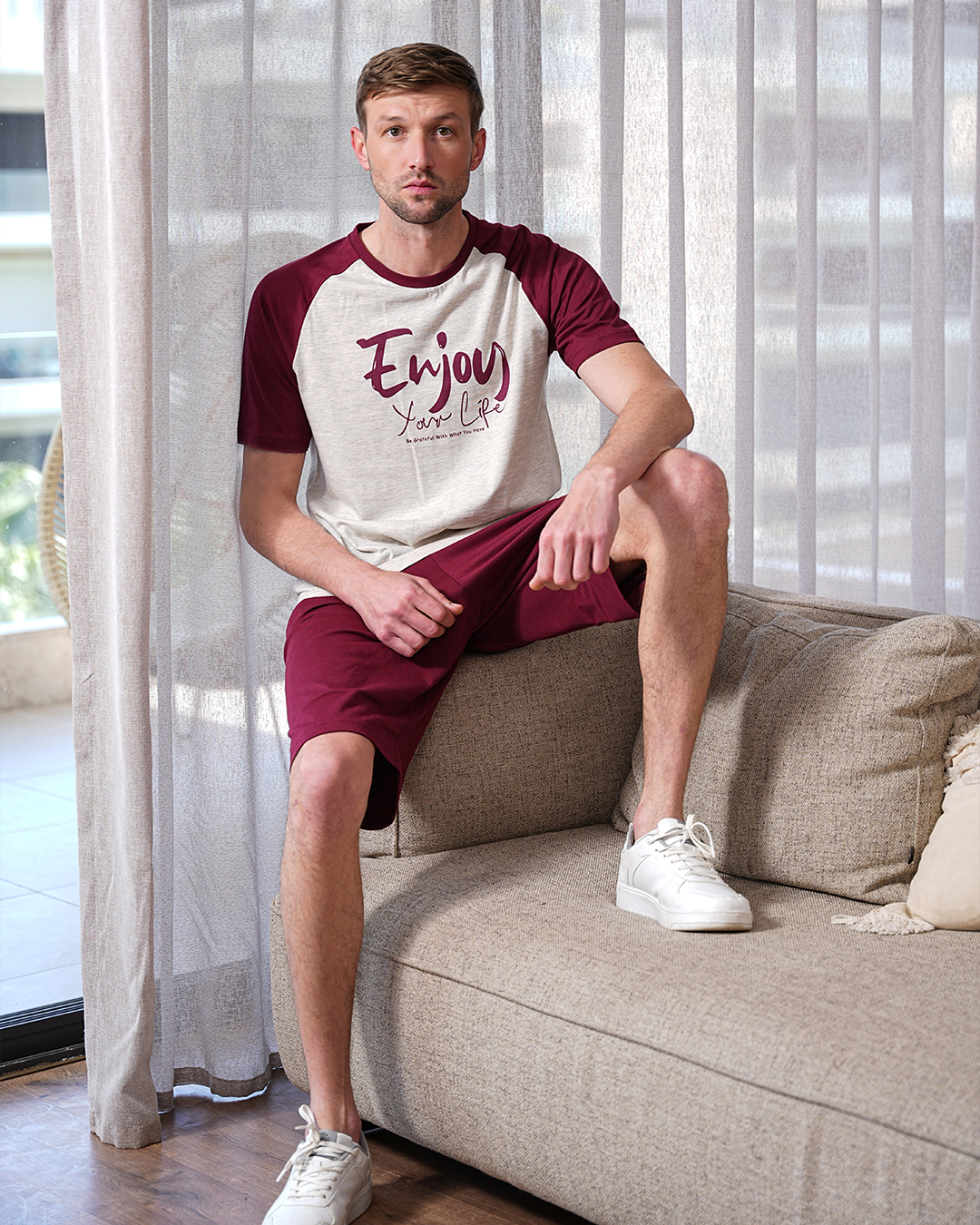 Plain men's pajamas, T-shirt printed on the chest, half sleeves, and shorts