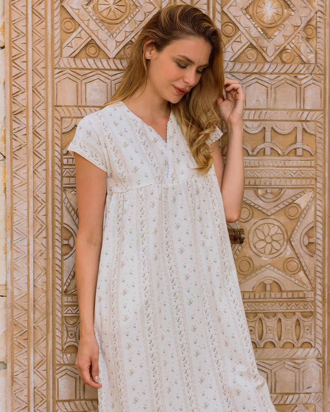 Tiny Daisies Women's Nightgown