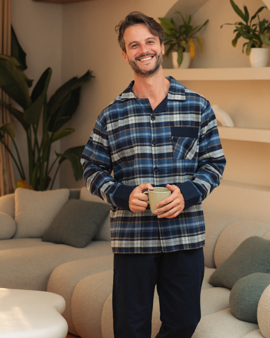 Men's classic open buttoned pajamas with plain castor pants