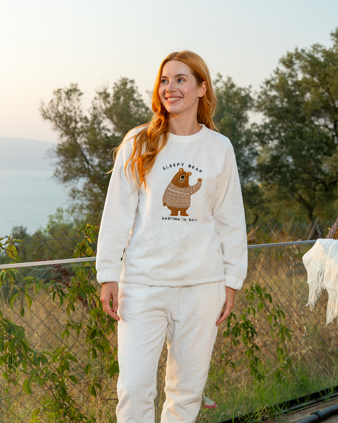 Sleepy brown bear women's long sleeve pajamas