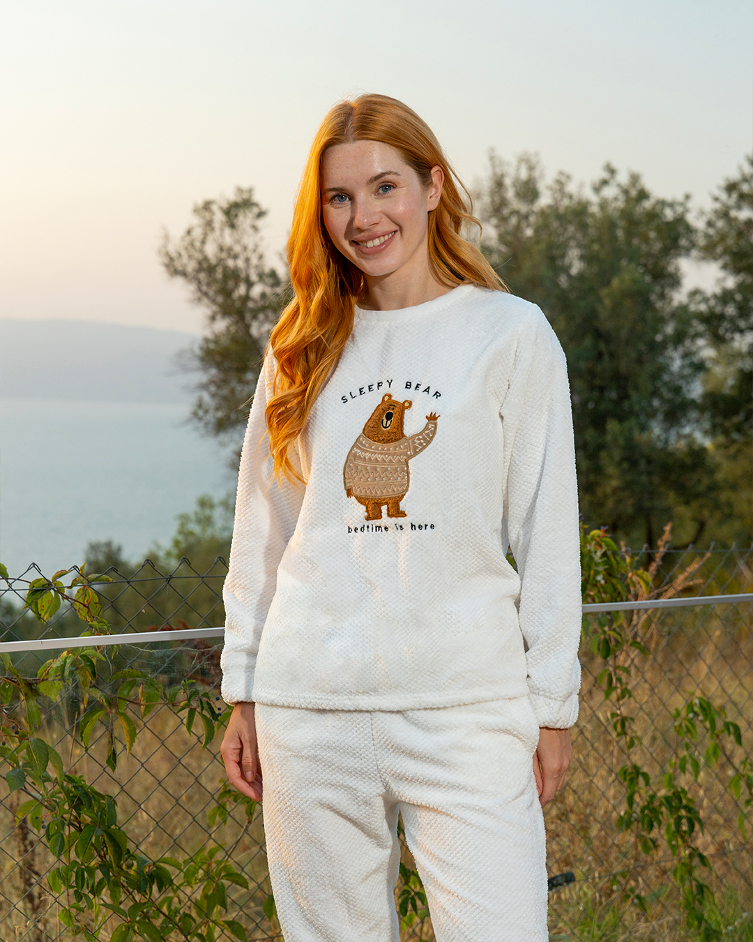 Sleepy brown bear women's long sleeve pajamas