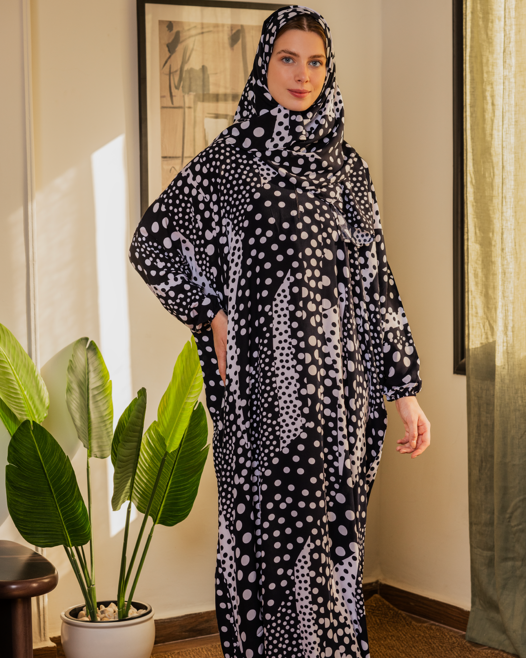 Women's patterned viscose drape