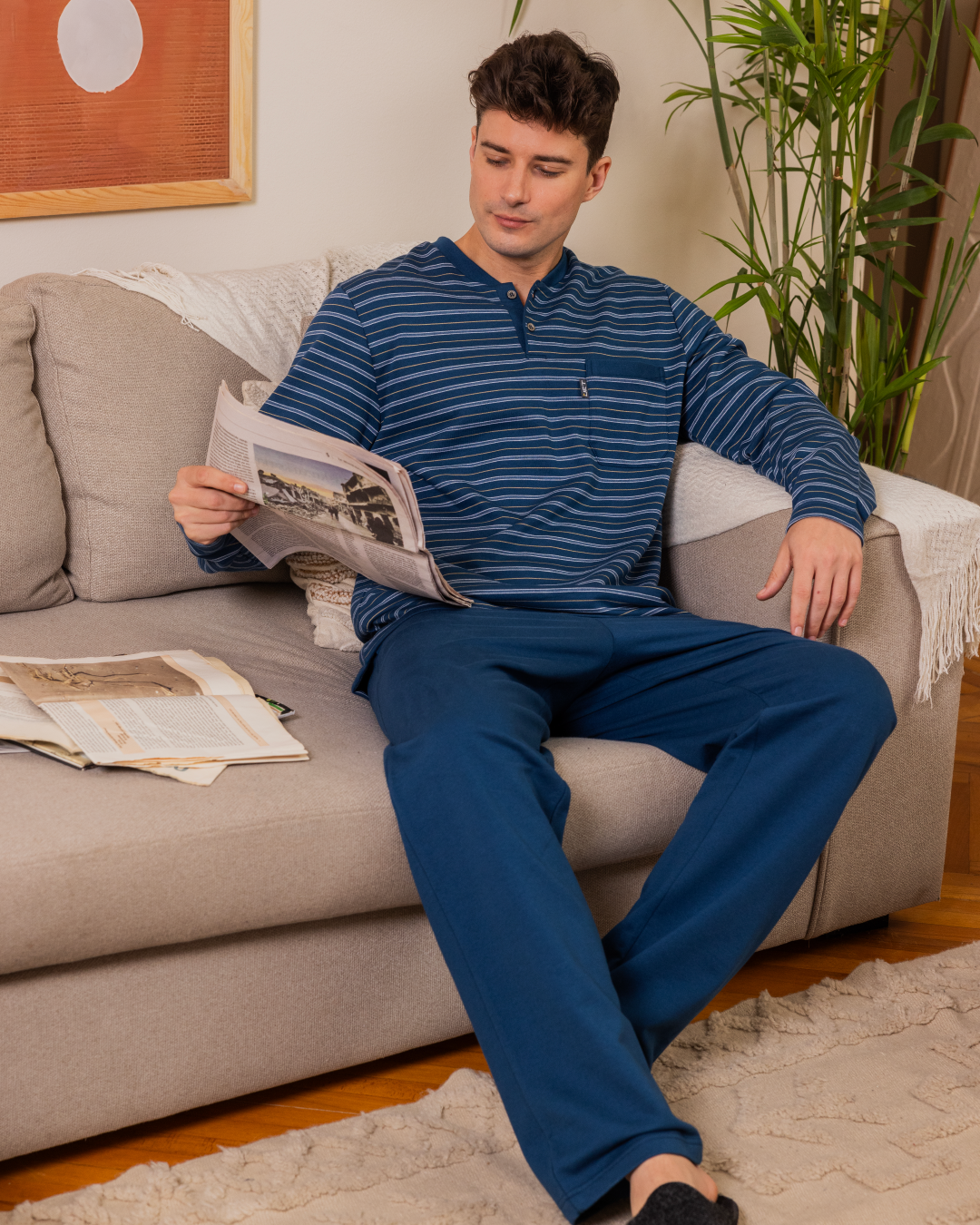 Men's Striped T-shirt with long sleeves, round neck, button-down collar, chest pocket and pants