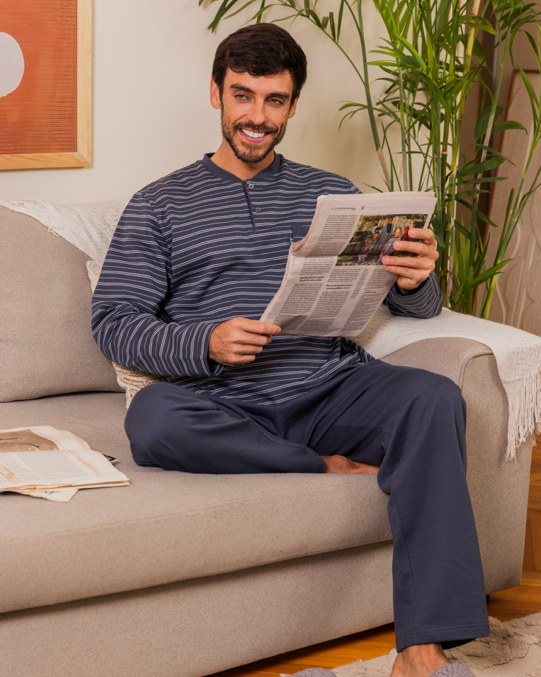 Men's Striped T-shirt with long sleeves, round neck, button-down collar, chest pocket and pants