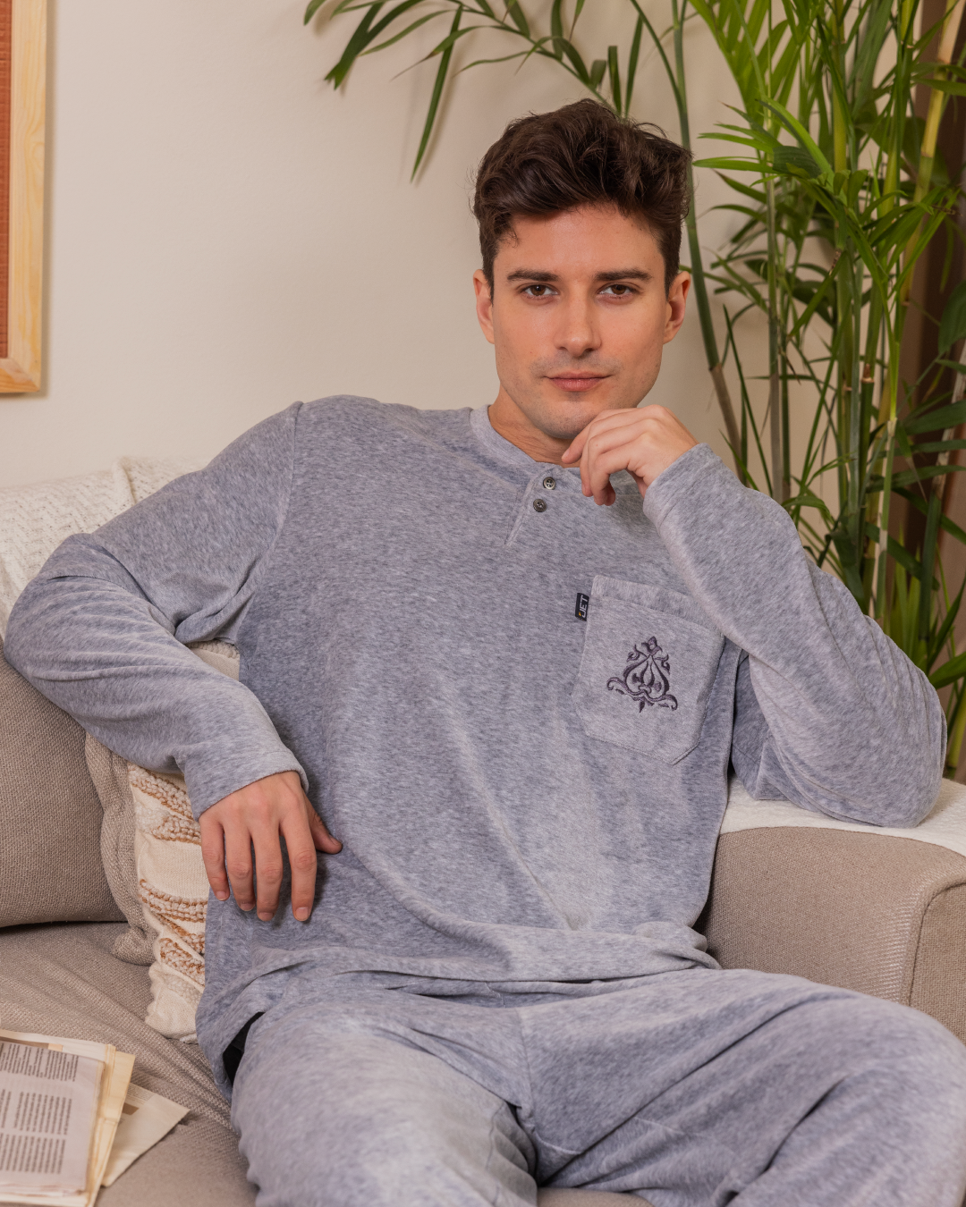 Men's Pajamas Solid Long Sleeve Velvet Raglan T-Shirt with Round Neck and Embroidered Chest Pocket and Plain Pants