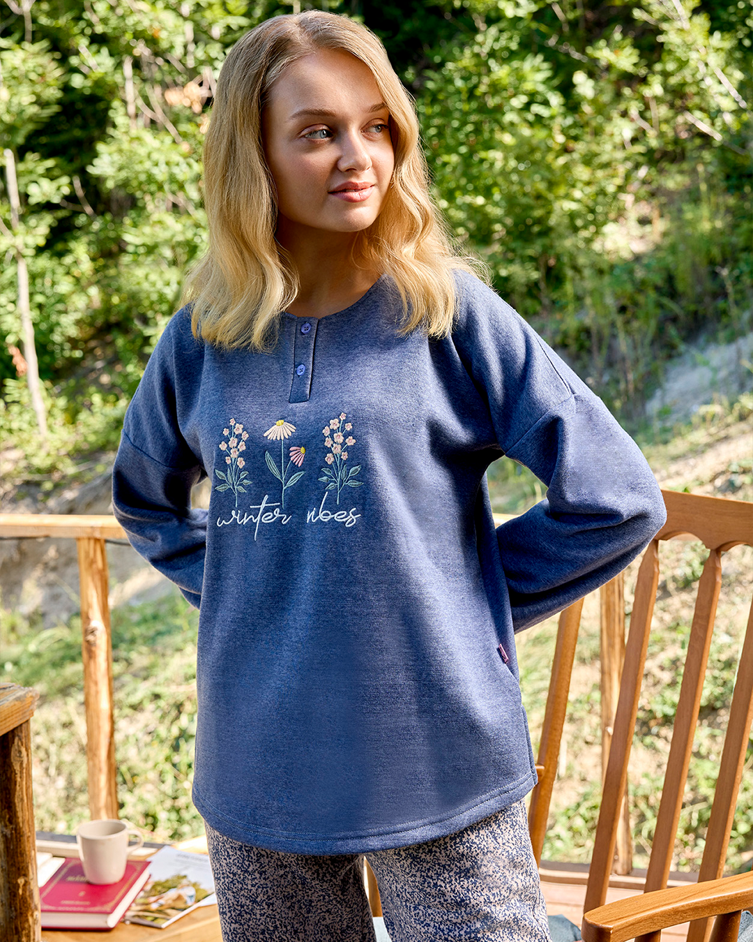 winter vibes Women's T-shirt with buttons