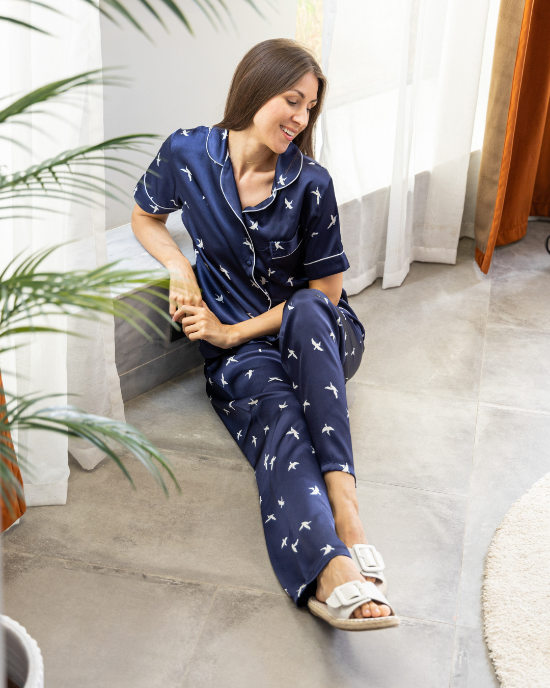 Classic women's pajamas, half sleeves, with bird print