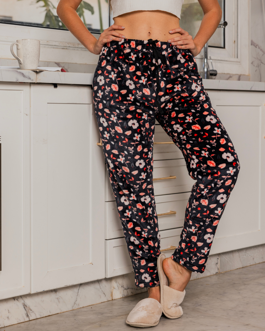 Black flowers women's trousers with pockets