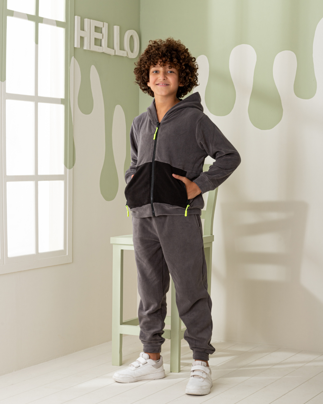 Neon Fleece Boys' pajamas with zippers and a polar fleece cabochon