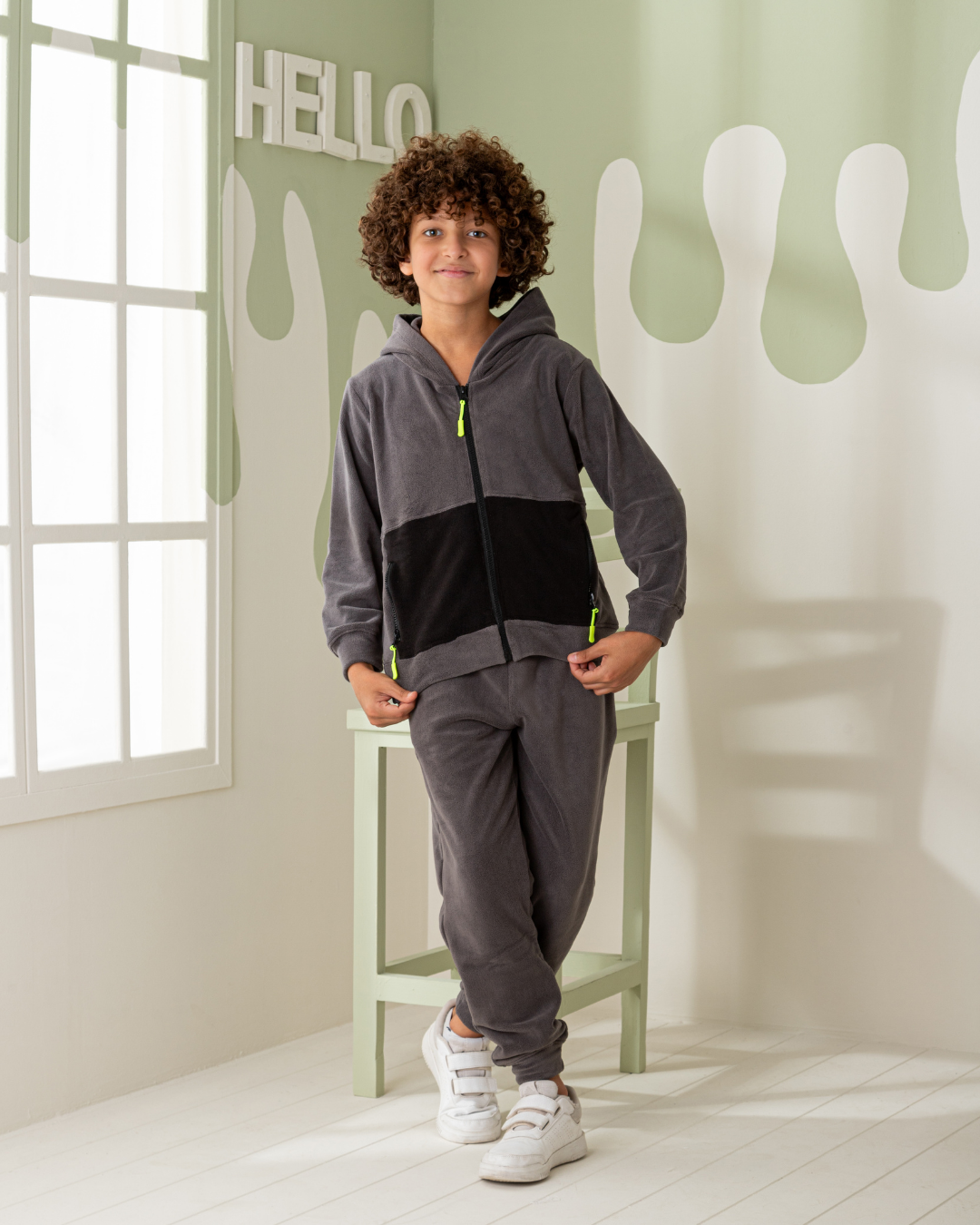 Neon Fleece Boys' pajamas with zippers and a polar fleece cabochon