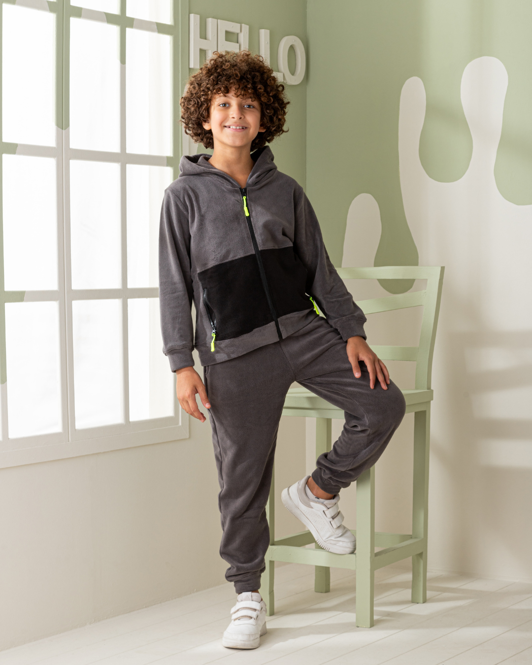 Neon Fleece Boys' pajamas with zippers and a polar fleece cabochon