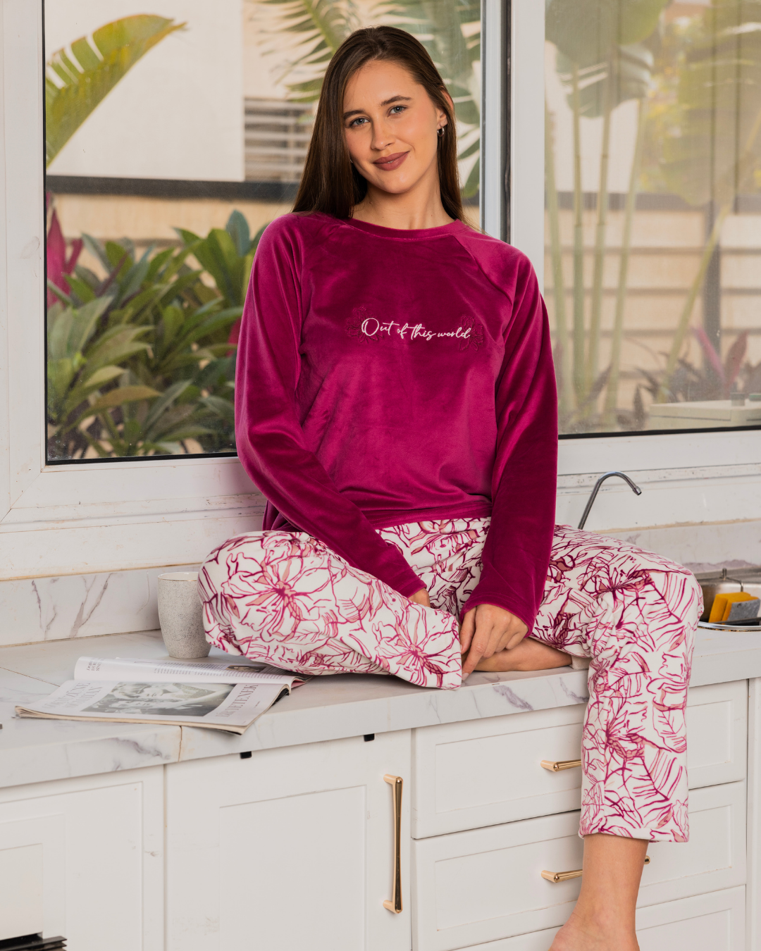 Out of this world Women's pajamas with sleeves and Heidi trousers in Heidi printed