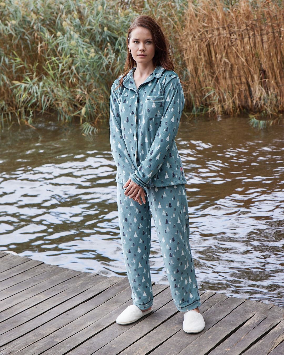 Cristmass Tree Ladie's Soft Elastane Velvet Button up Pajamas 