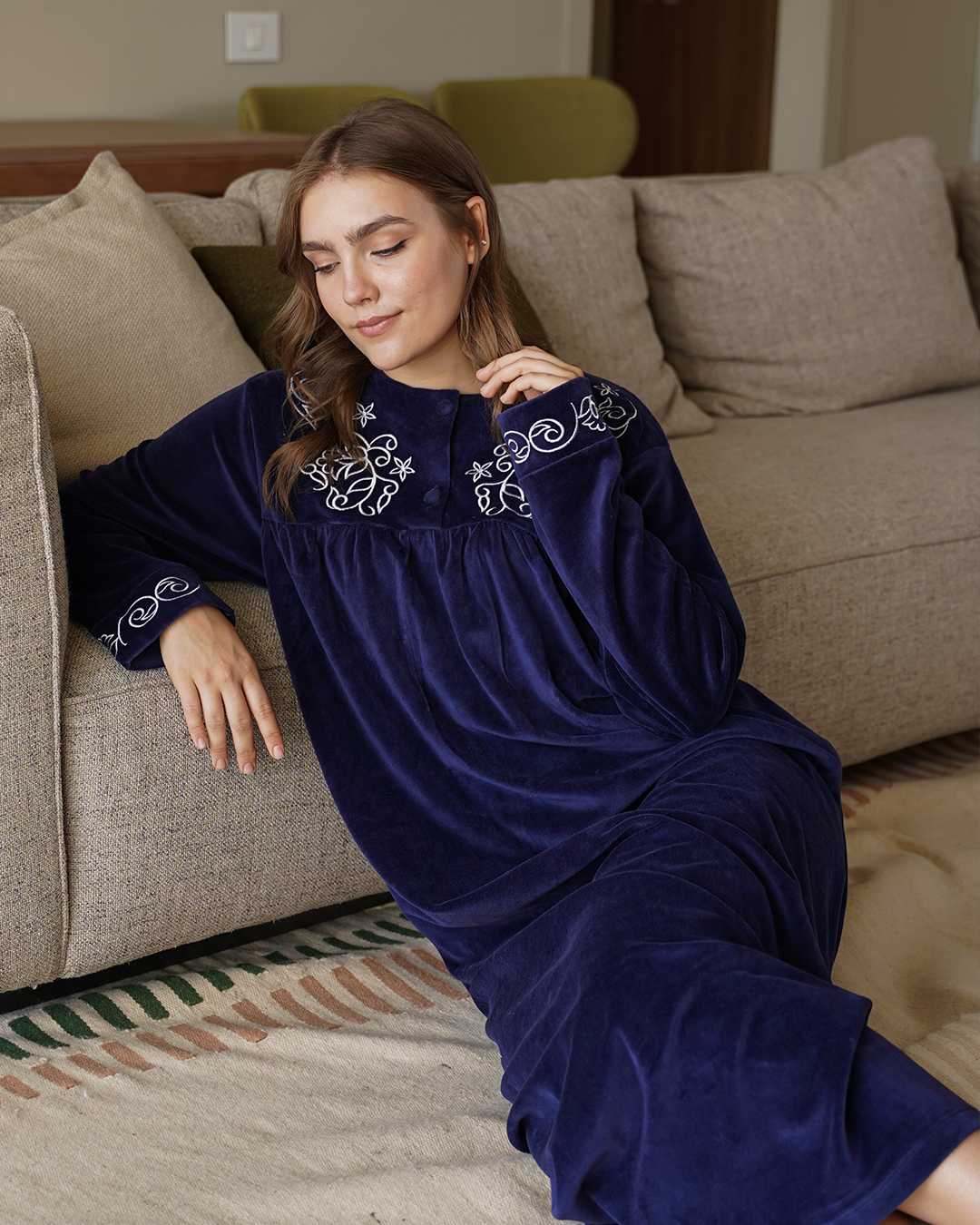 Women's nightgown with velvet rose embroidery