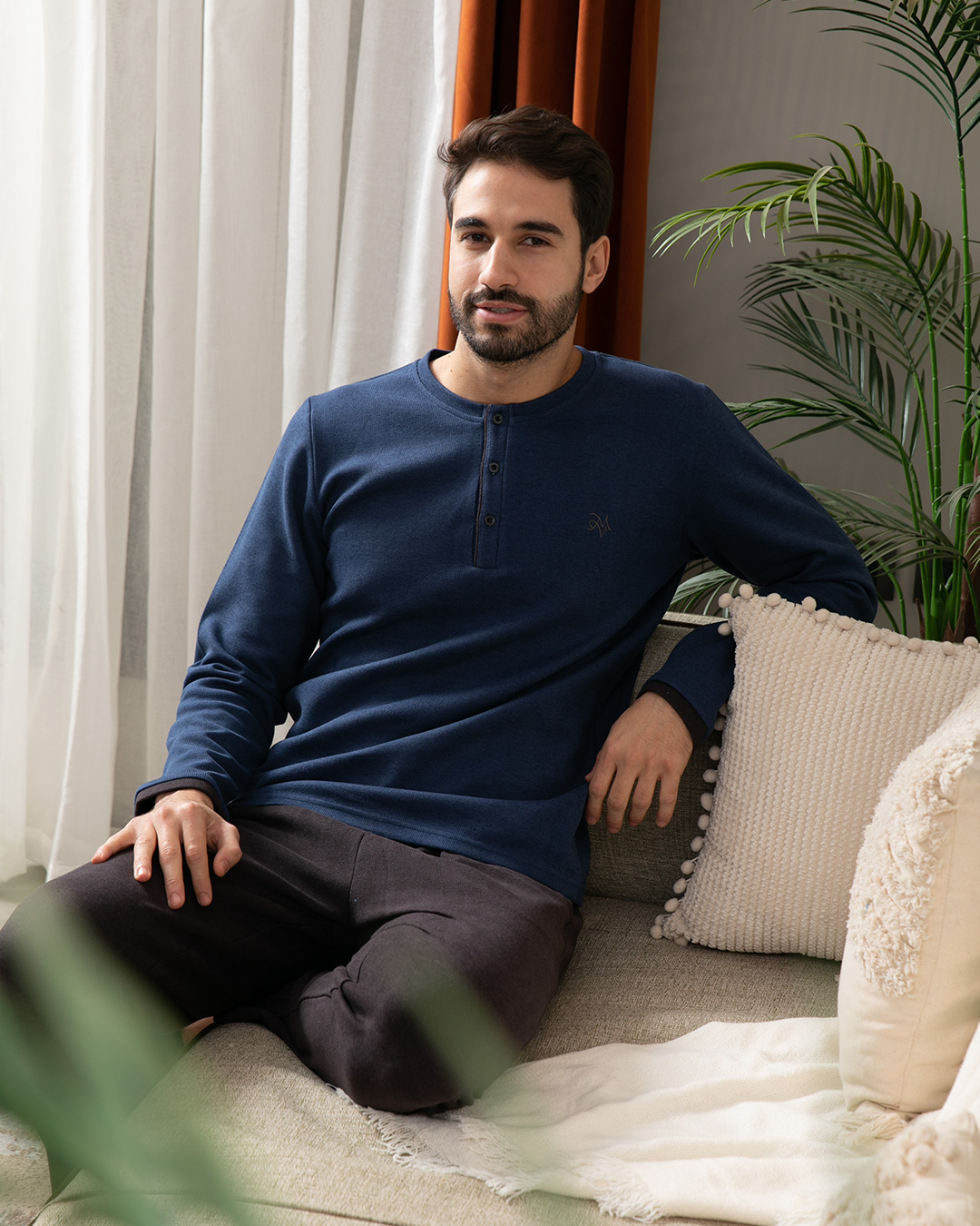 Men's cashmere pajamas with a round neck and cashmere pants