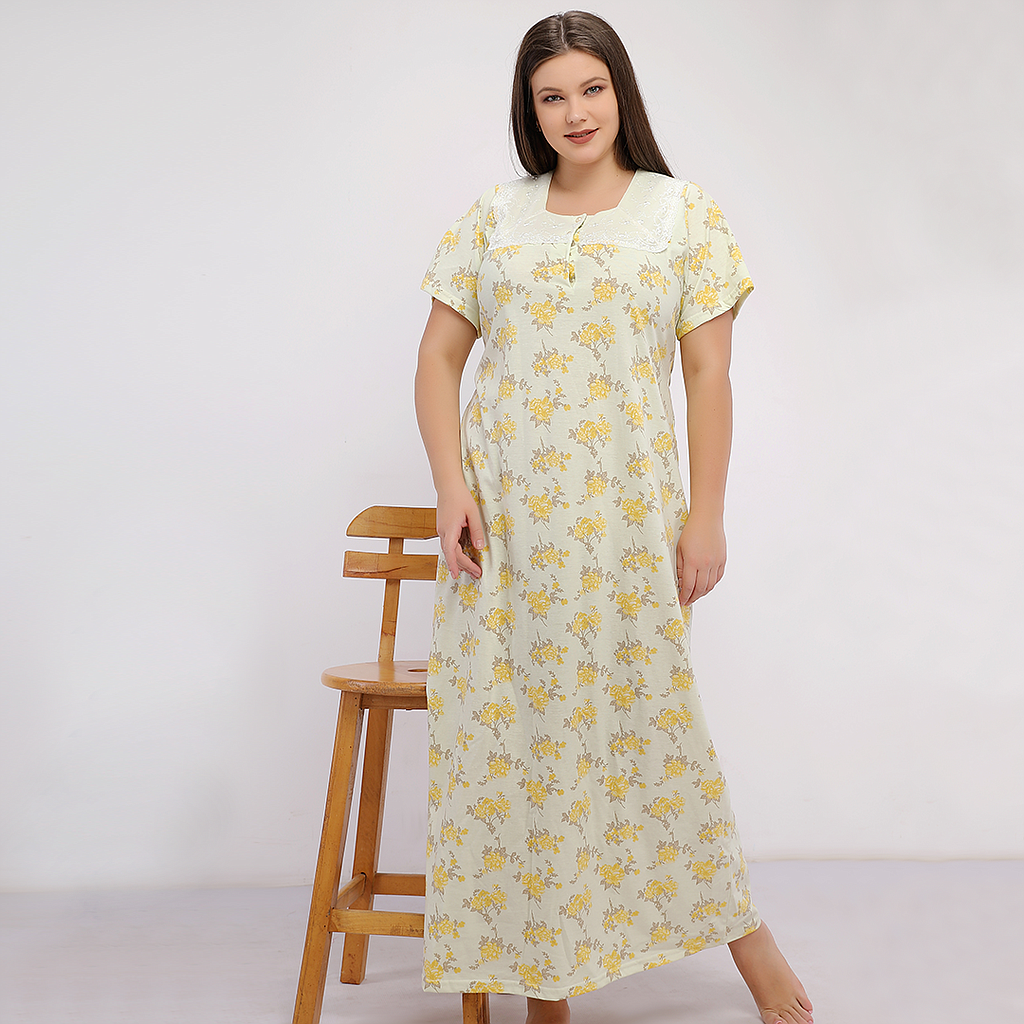 Half-sleeved nightgown with floral lace on the chest