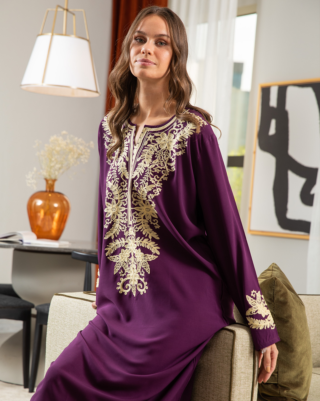 Plain viscose shirt with embroidered sleeves 5