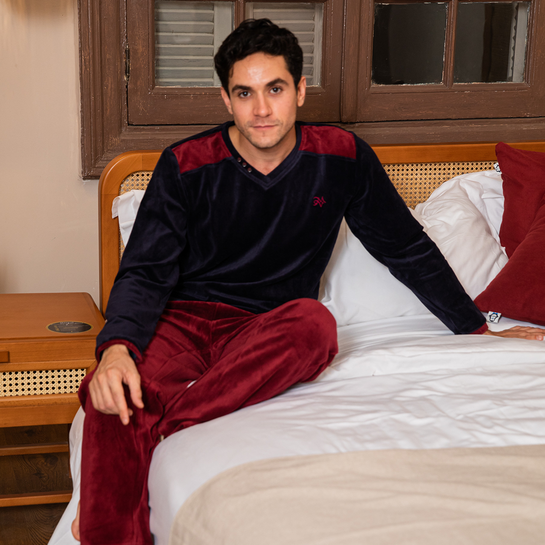 V pajamas for men, velvet, plain