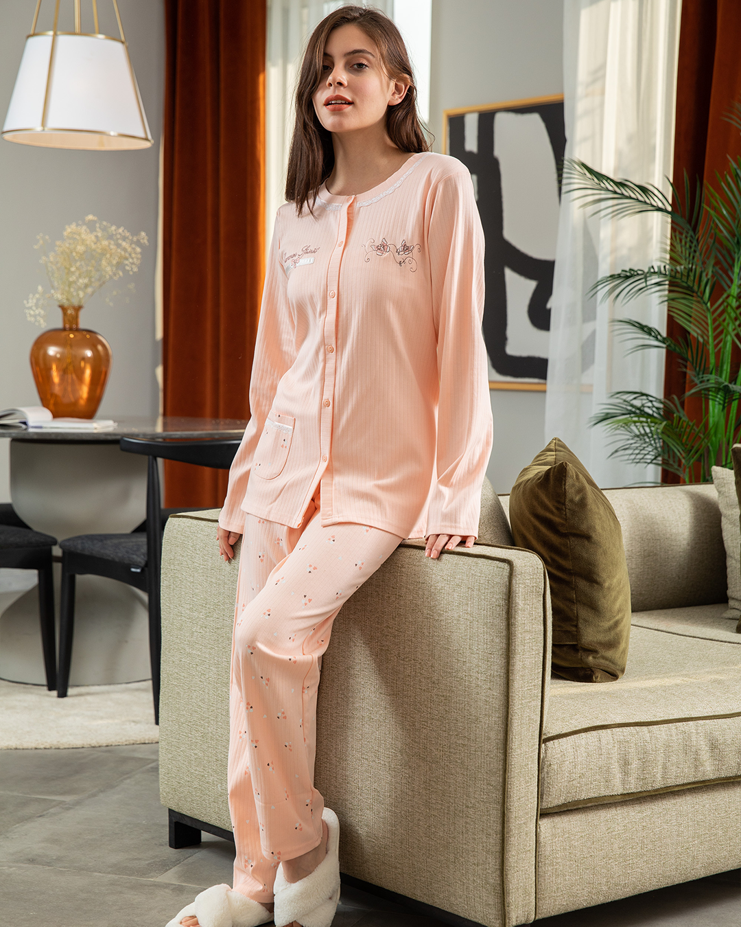 Women's pajamas, buttons