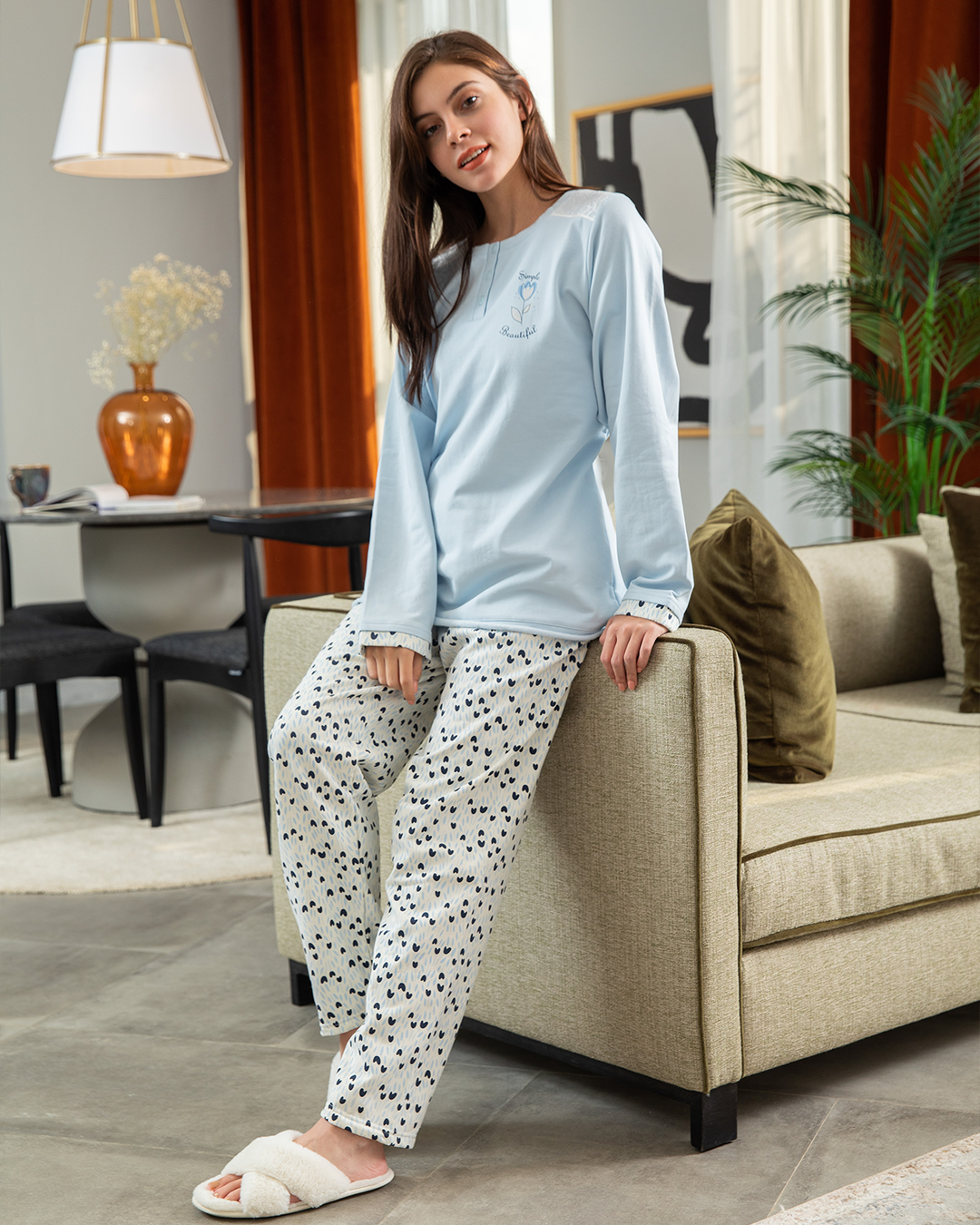 Women's pajamas with lace on the shoulder
