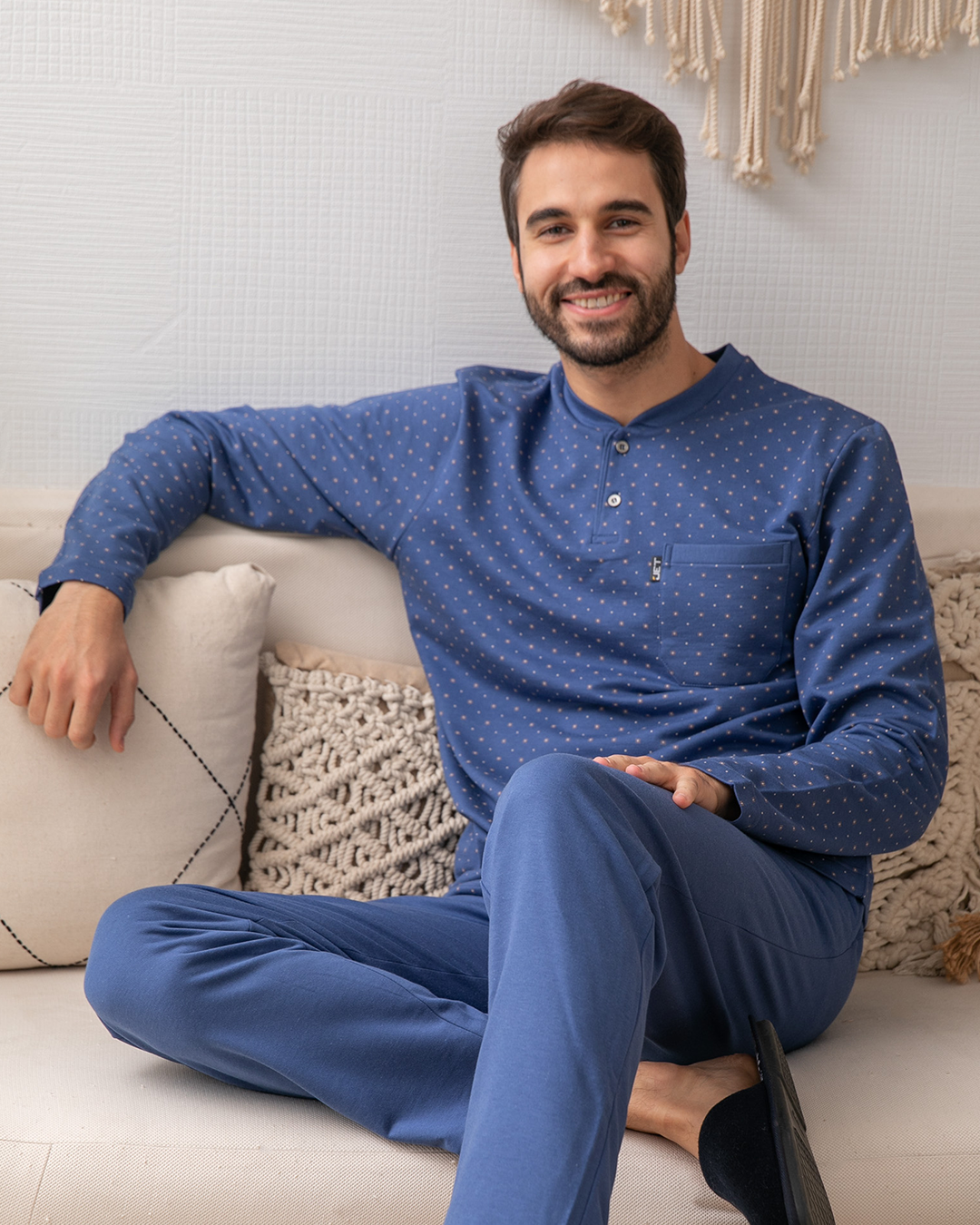 Men's pajamas printed with zari squares on the chest