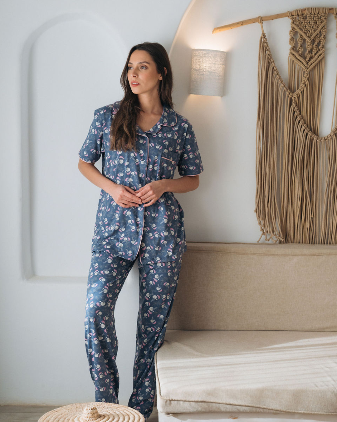 Women's pajamas, half sleeves, classic trousers