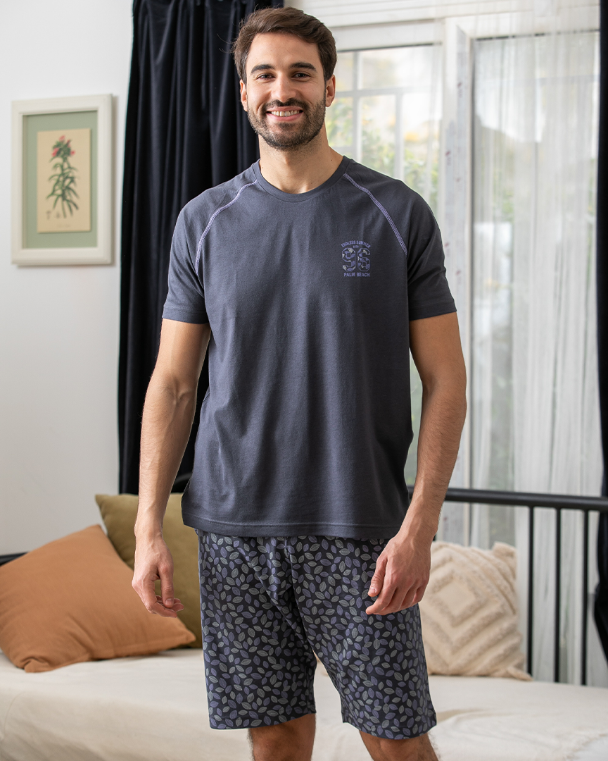 Men's pajama print on the chest shorts