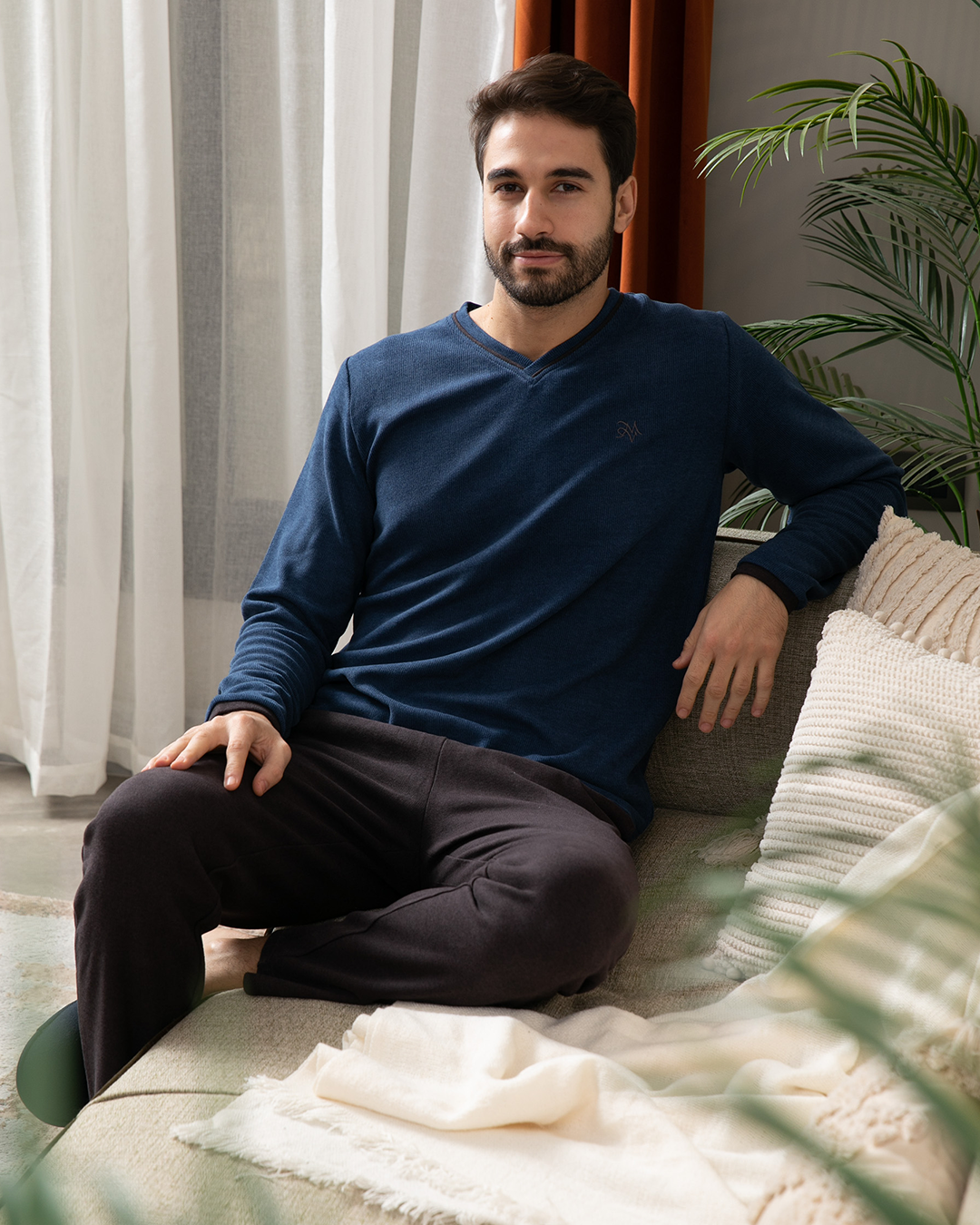 Men's cashmere pajamas with a seven-neck