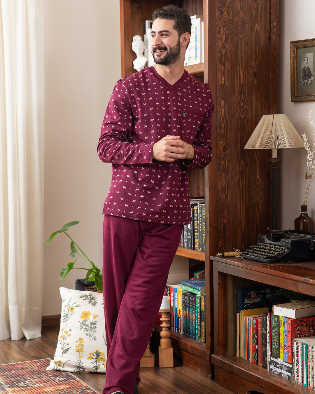 Men's pajamas with a horse neck print