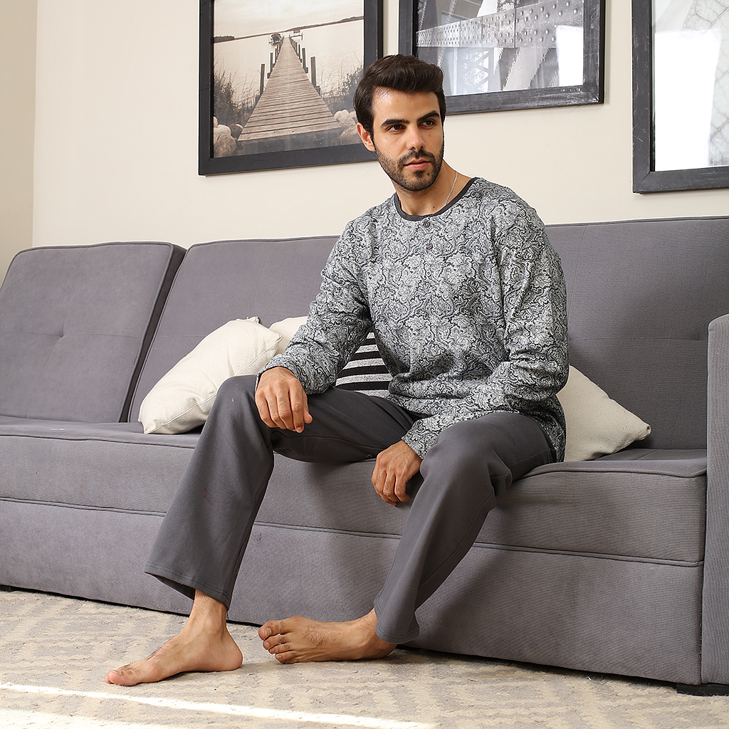 Men's cashmere pajamas printed with buttons
