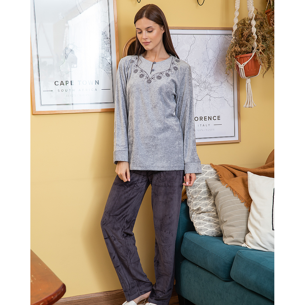 Plush embroidered V pajamas for women
