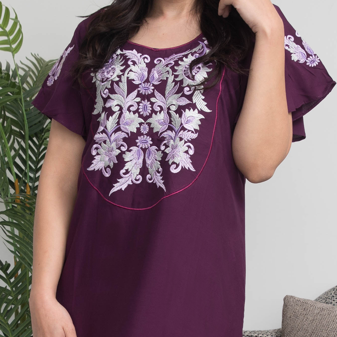 Viscose shirt, 4 half sleeves, plain embroidered with roses