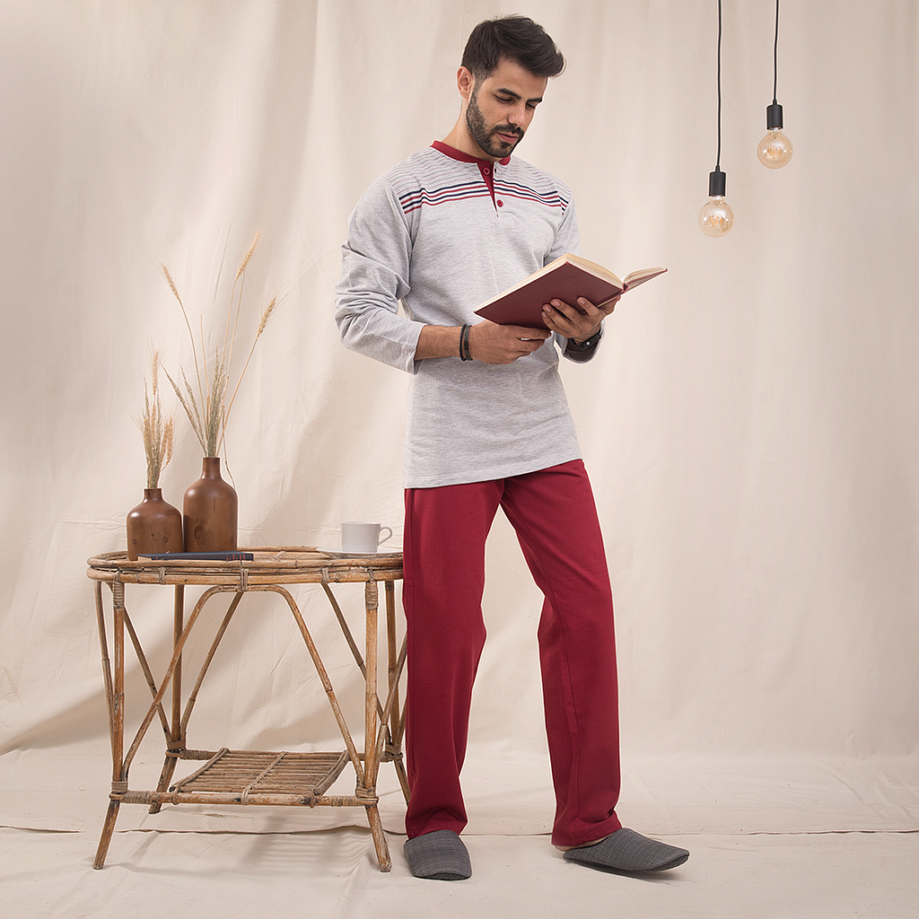 Men's pajamas with striped buttons on the chest