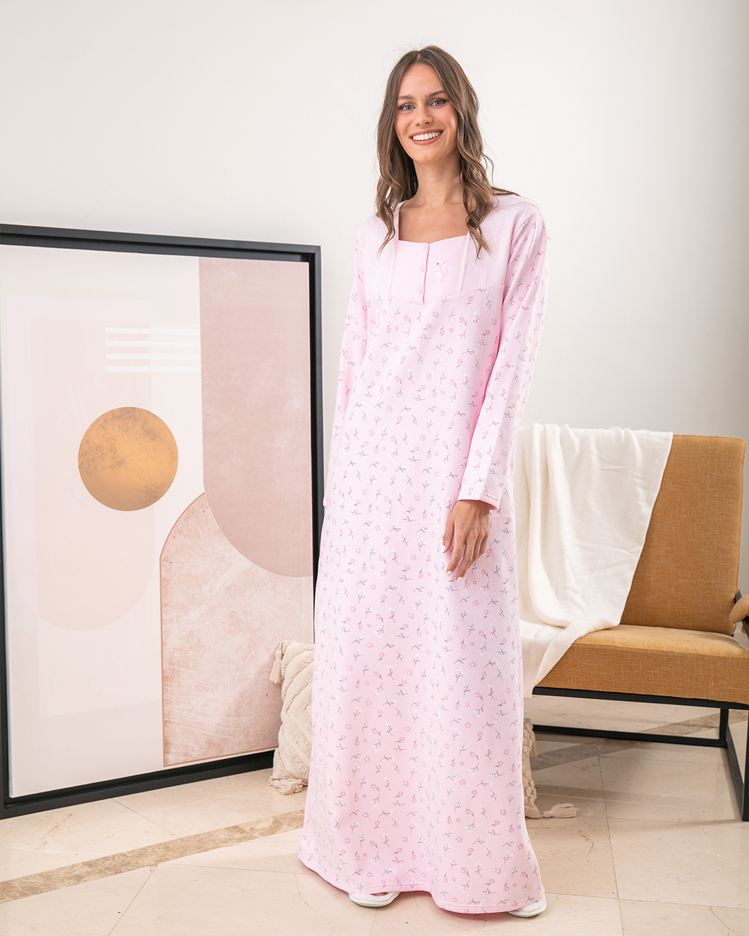 flower Women's nightgown with embroidered lace sleeves