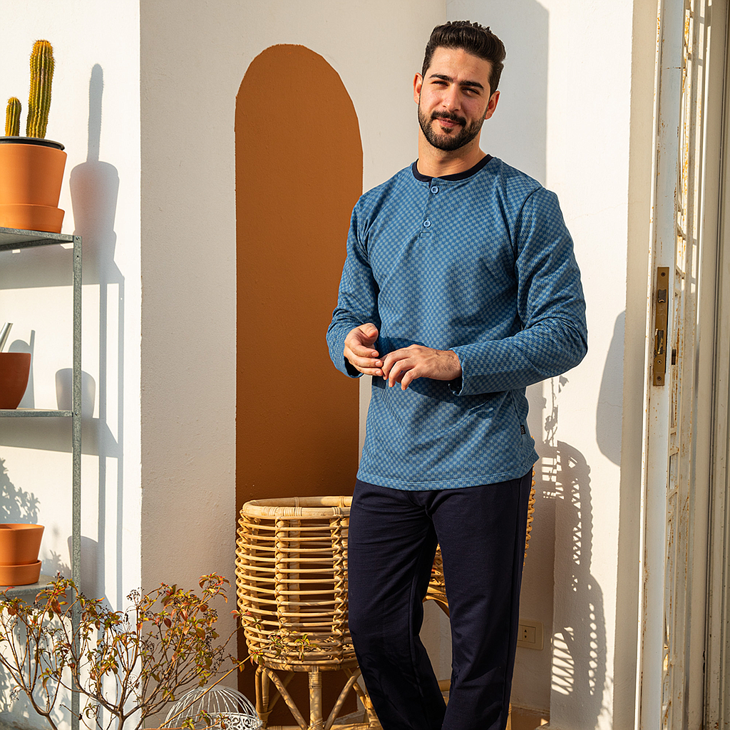 Men's pajamas with square buttons